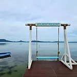 Sunset - Lakeside 아파트호텔 4*