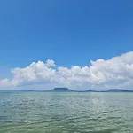 Sunset - Lakeside 아파트호텔