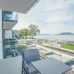 Sunset - Lakeside 4*