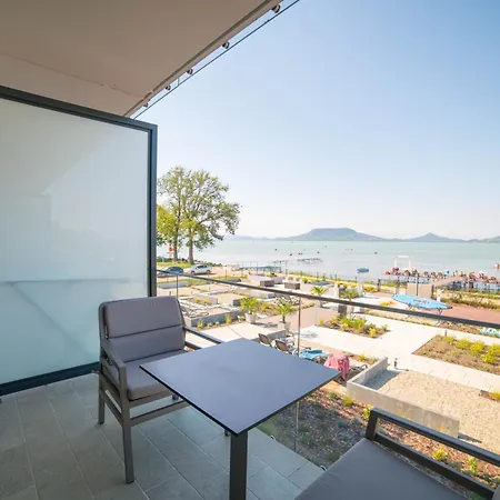 Sunset - Lakeside Appart hôtel 4*