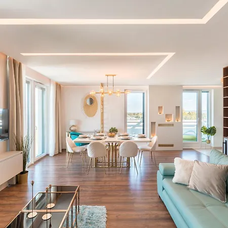 Sunset - Lakeside Apartmanhotel 4*