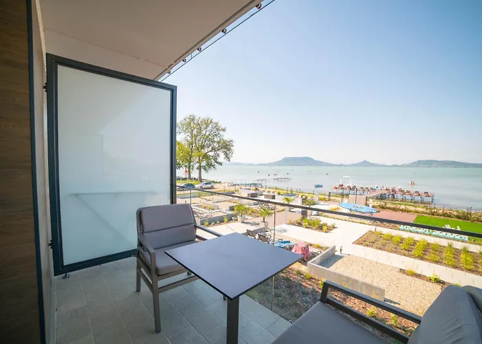 Sunset Apartmanház Aparthotel 4*